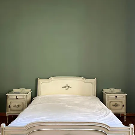 νεοκλασικό αστικό σπίτι χτισμένο το 1917. Apartment *
