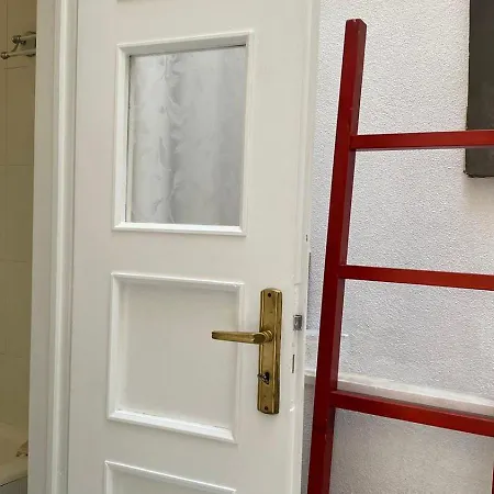 Apartment νεοκλασικό αστικό σπίτι χτισμένο το 1917. Athens